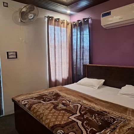 Privyrooms Gorakhpur Esterno foto